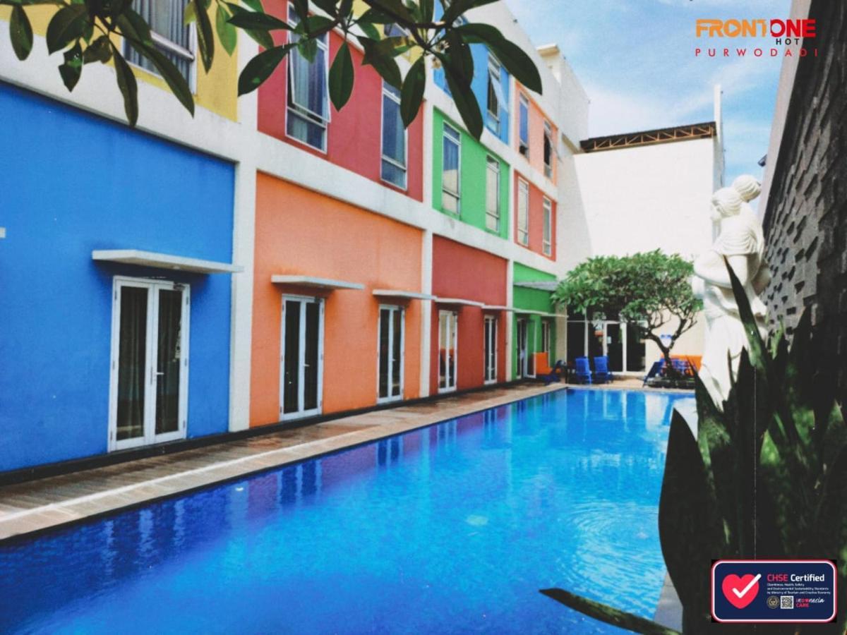 Front One Hotel Purwodadi Purwodadi  Exterior foto