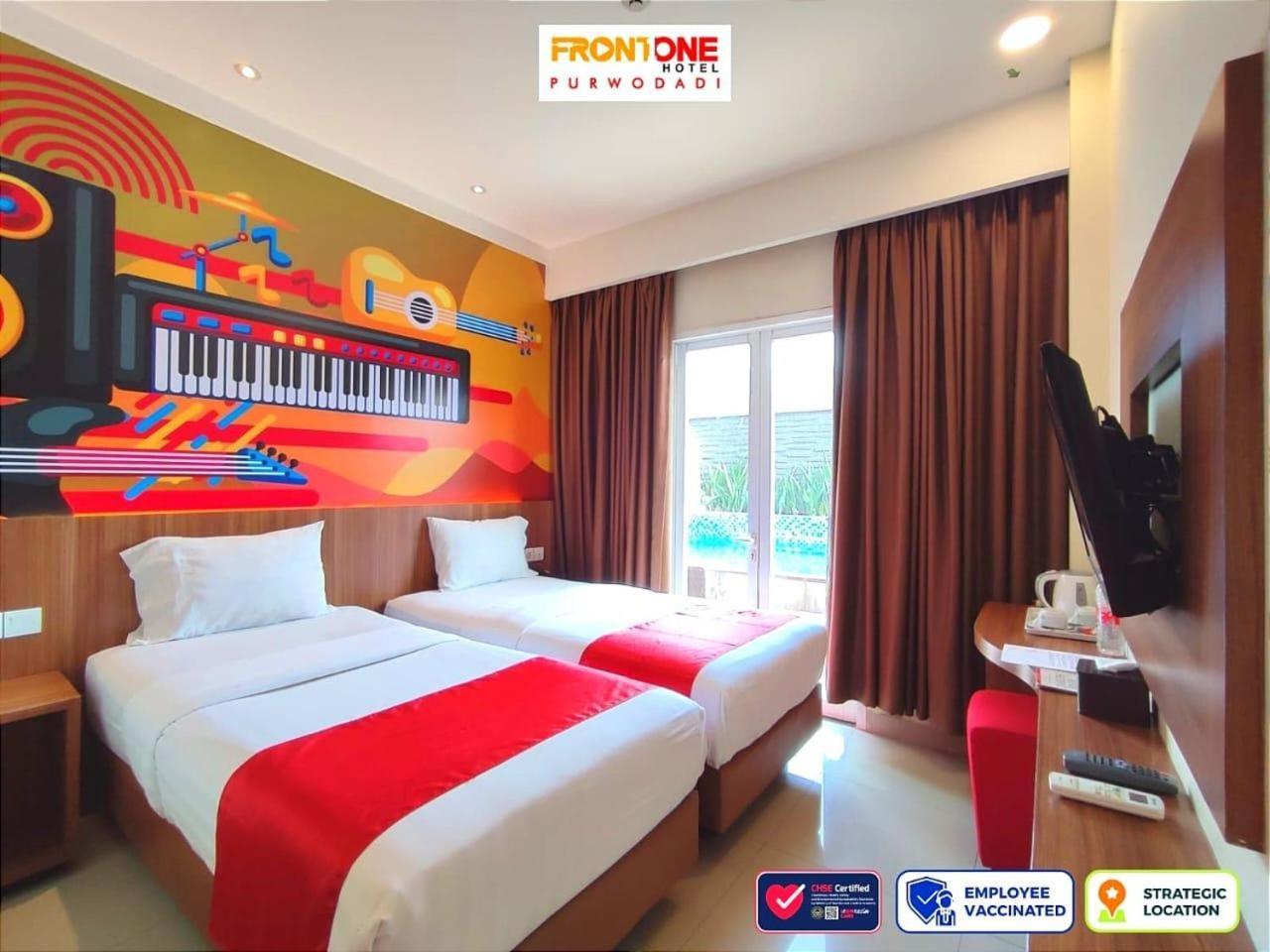 Front One Hotel Purwodadi Purwodadi  Exterior foto