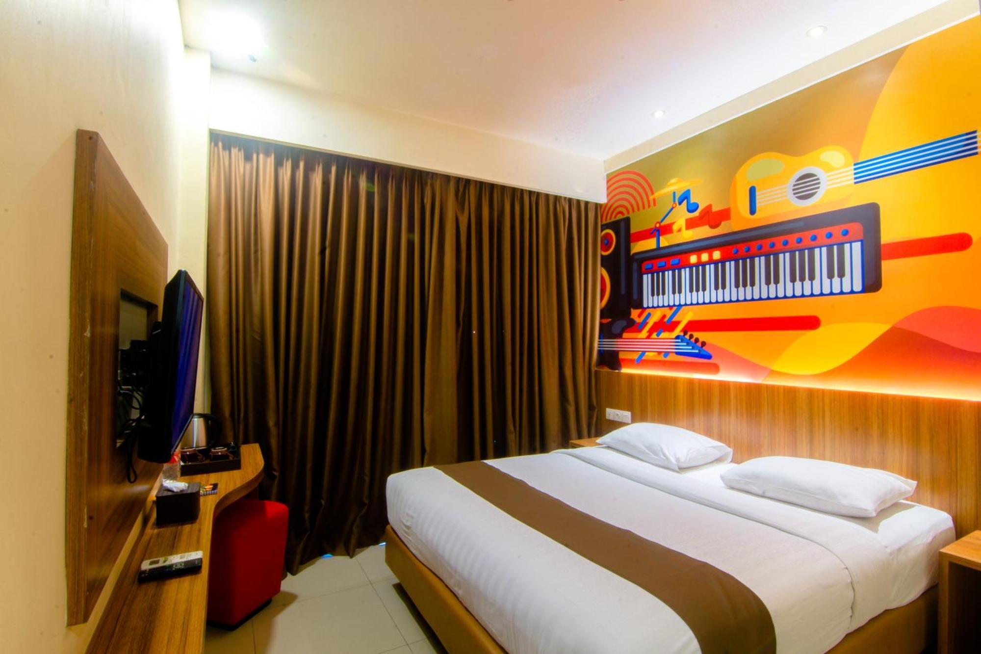 Front One Hotel Purwodadi Purwodadi  Exterior foto